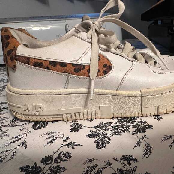 Nike AF1 Pixel (Limited Edition) size 7.5 - Picture 2 of 8